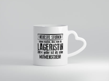 Neuste Studien: Lageristin | Beruf | Lager Arbeiterin - Herzhenkel Tasse - Kaffeetasse / Geschenk / Familie