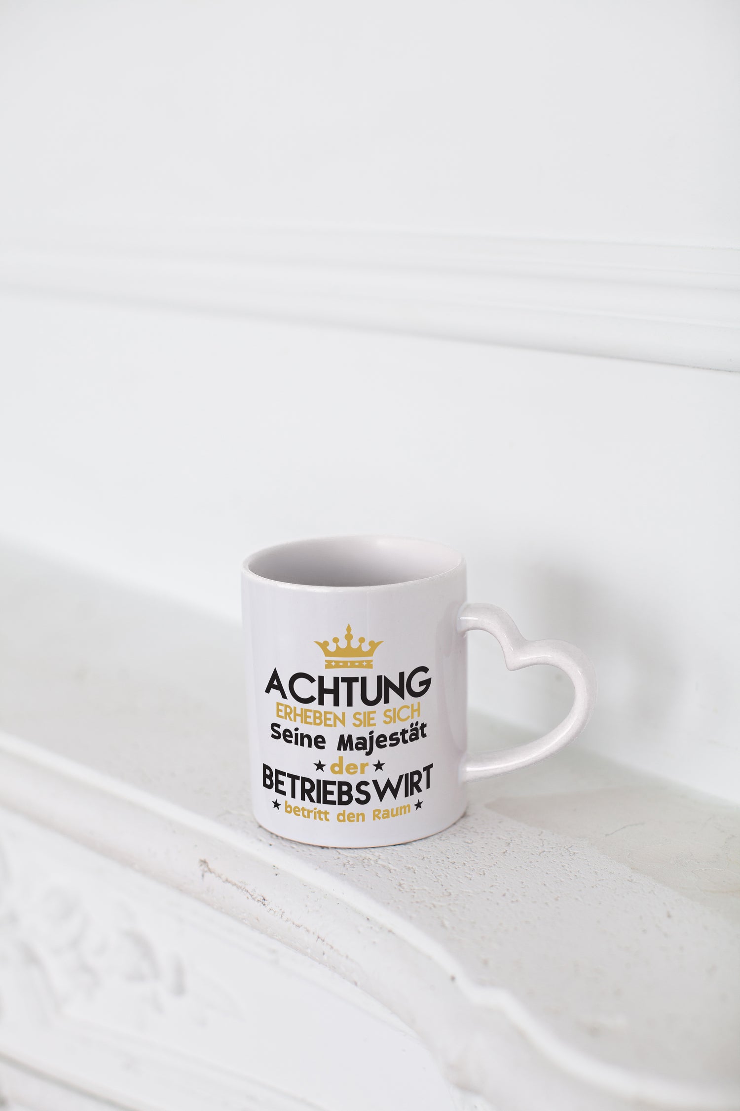 Seine Majestät Betriebswirt | Betriebswirtschaft - Herzhenkel Tasse - Kaffeetasse / Geschenk / Familie