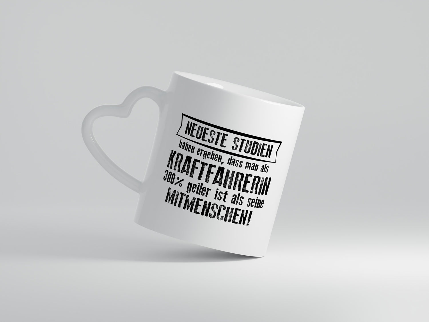 Neuste Studien: Kraftfahrerin | Lastwagen | LKW Fahrerin - Herzhenkel Tasse - Kaffeetasse / Geschenk / Familie