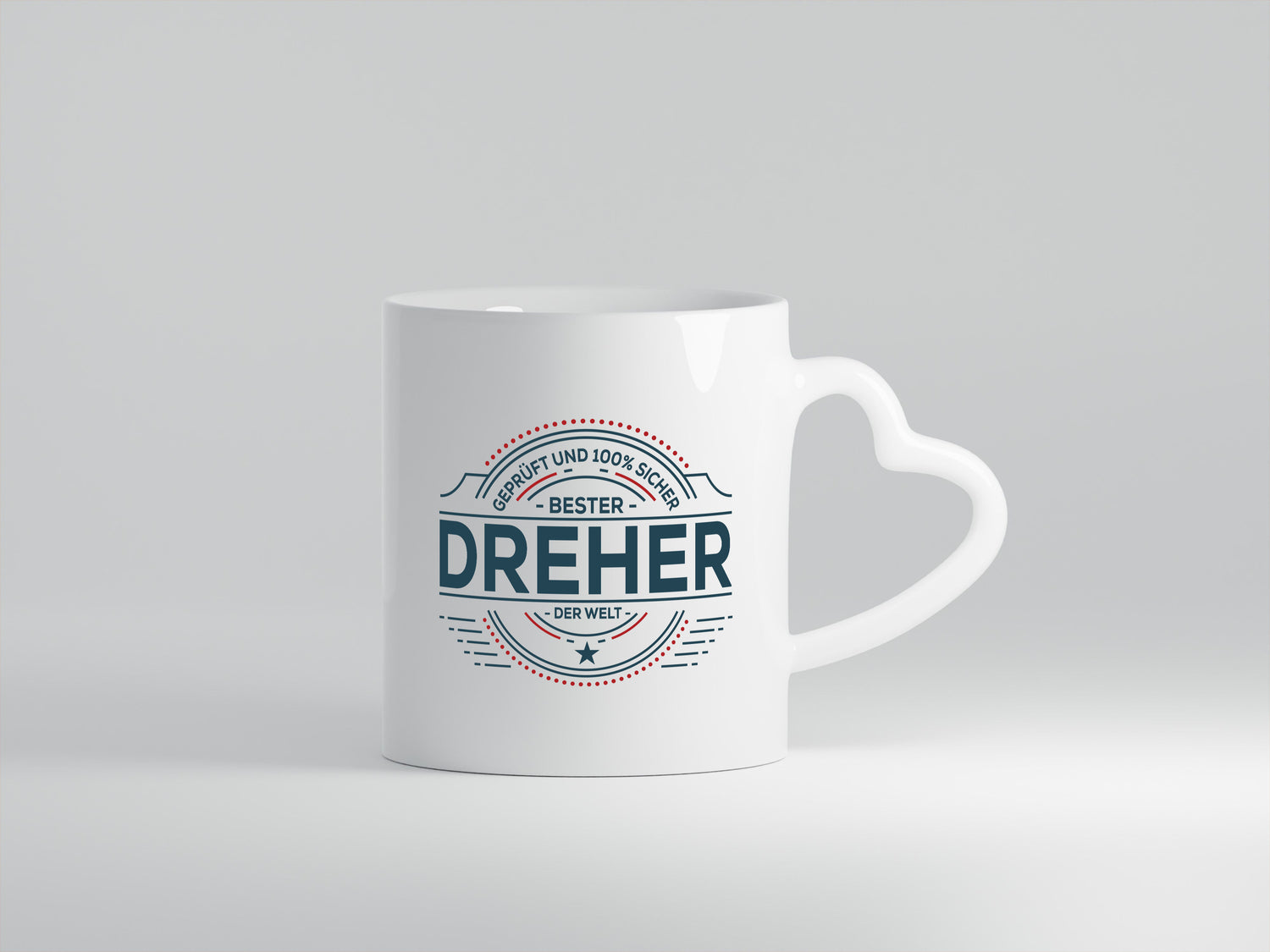 Geprüft und sicher: Dreher | Fräser | Dreher - Herzhenkel Tasse - Kaffeetasse / Geschenk / Familie