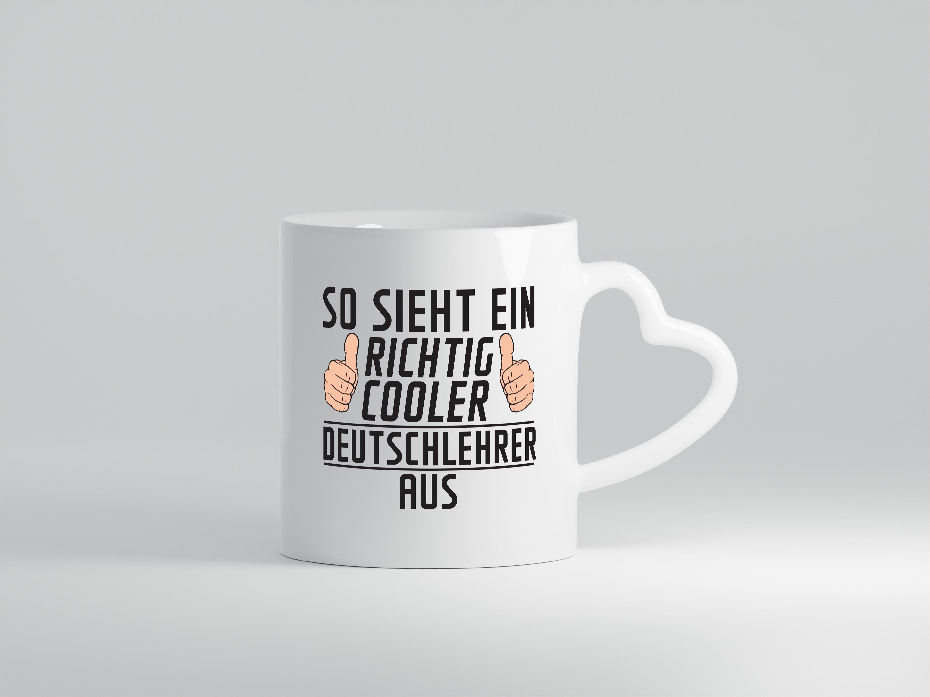 Richtig Cooler Deutschlehrer | Lehrer | Schule - Herzhenkel Tasse - Kaffeetasse / Geschenk / Familie