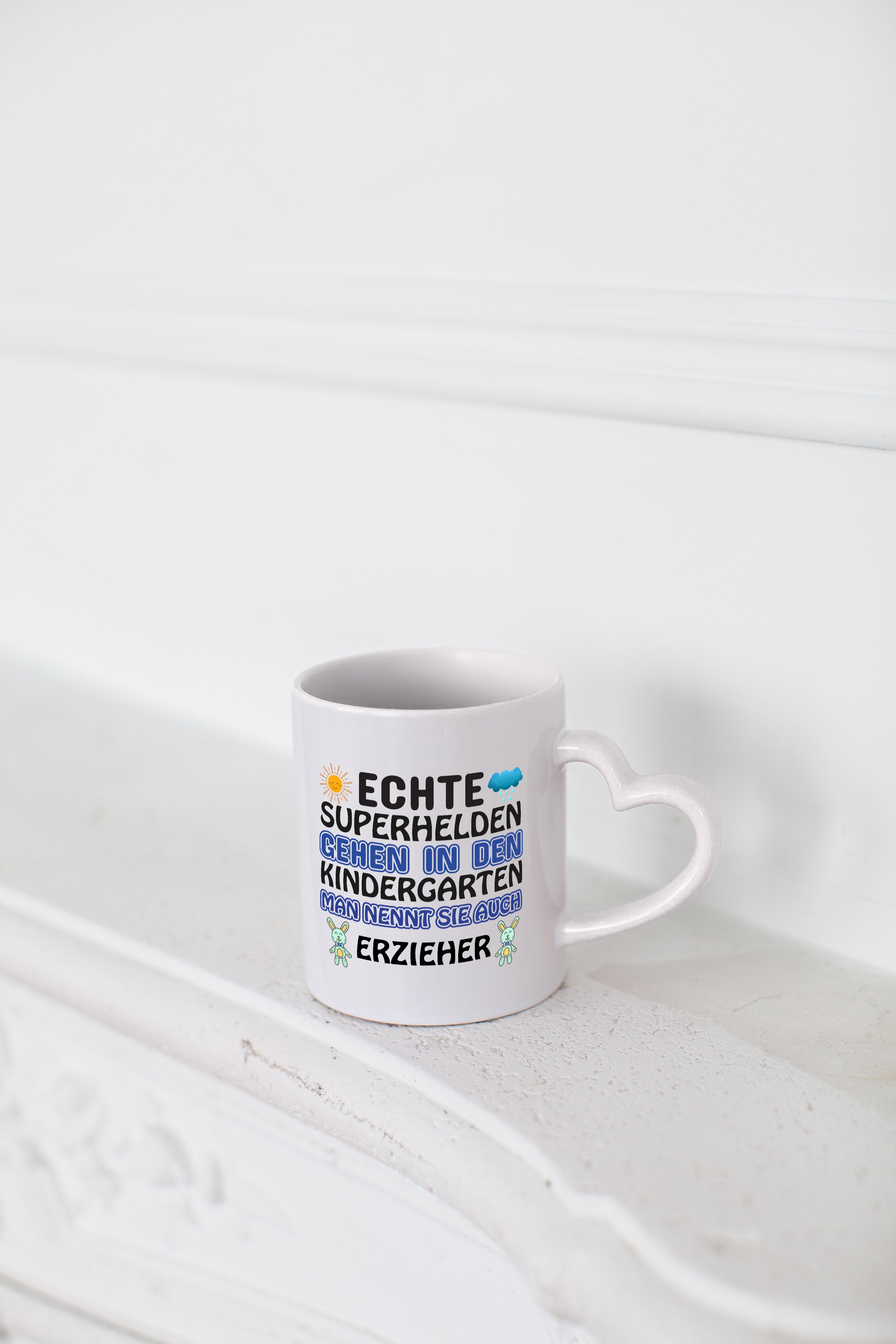 Superheld Erzieher | Tasse Kindergärtner | Kindergarten - Herzhenkel Tasse - Kaffeetasse / Geschenk / Familie