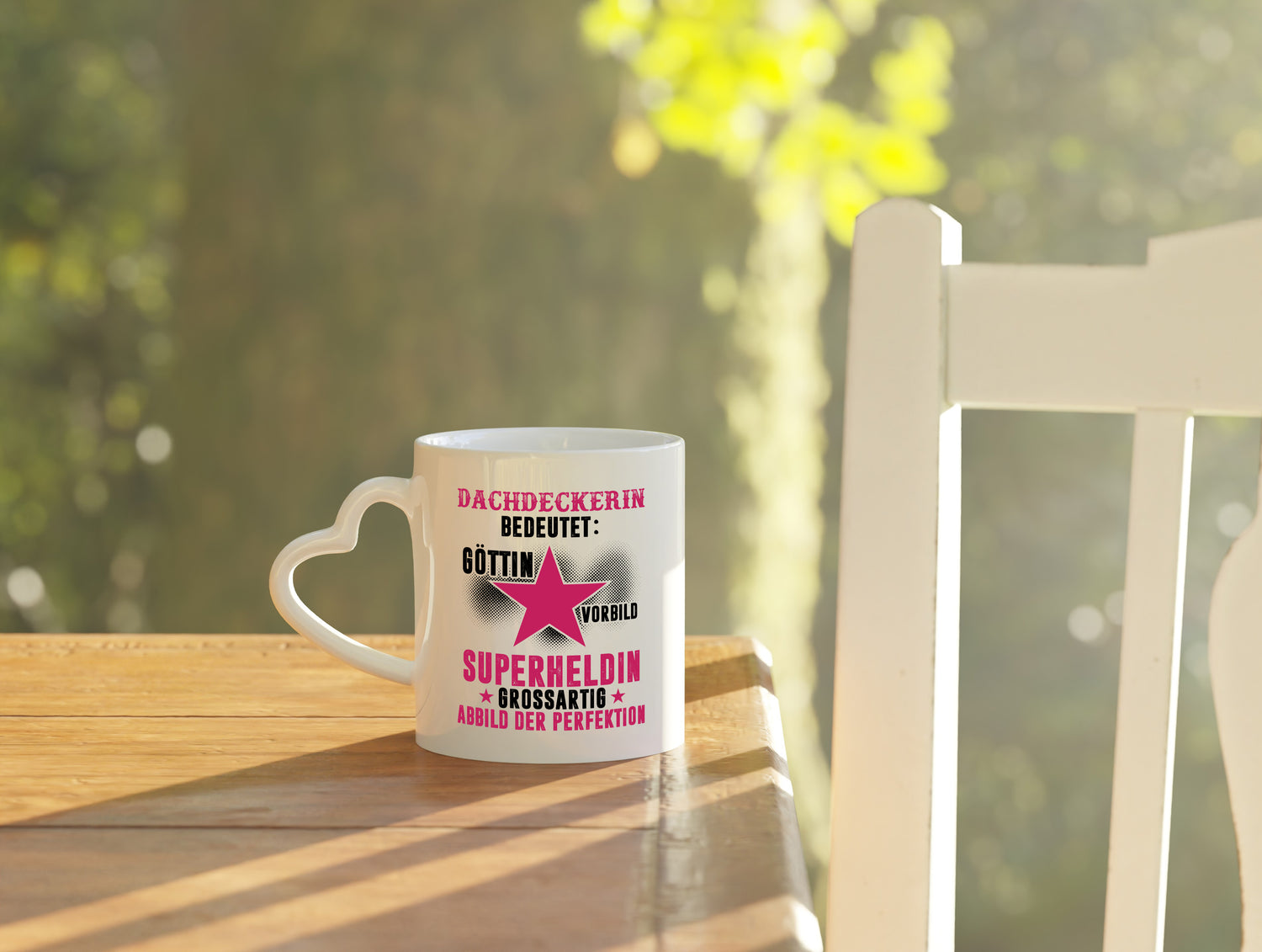 Bedeutung von Dachdeckerin | Dachbau | Hausbau - Herzhenkel Tasse - Kaffeetasse / Geschenk / Familie