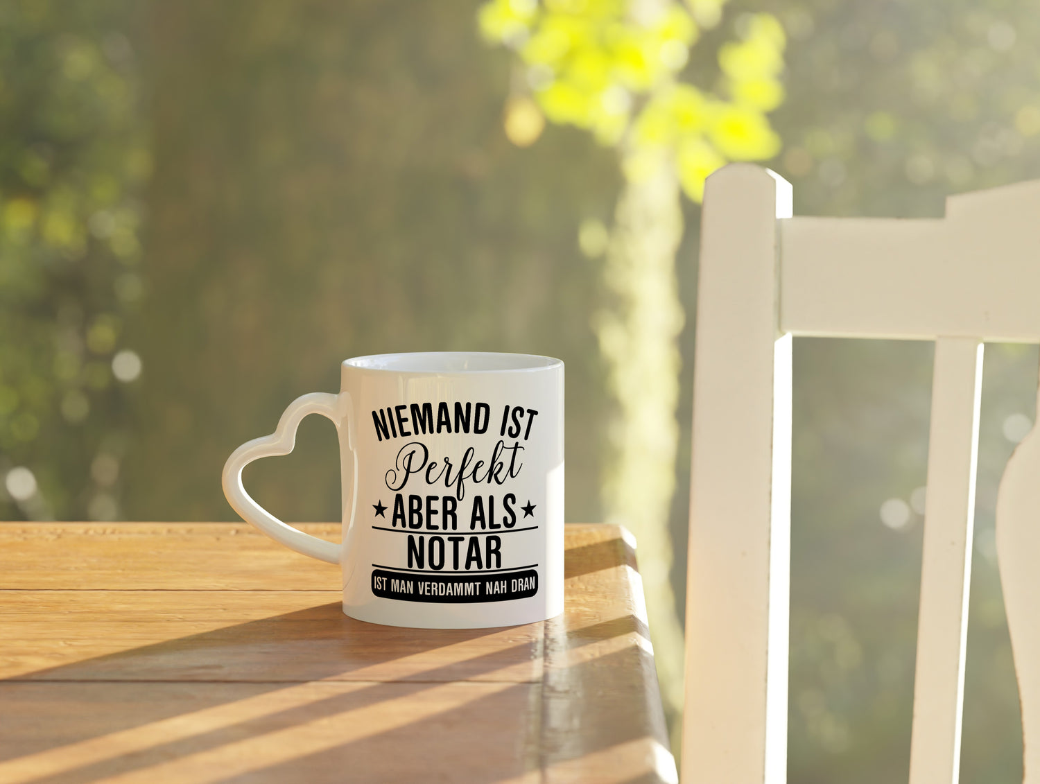 Verdammt nah dran: Notar | Jurist | - Herzhenkel Tasse - Kaffeetasse / Geschenk / Familie