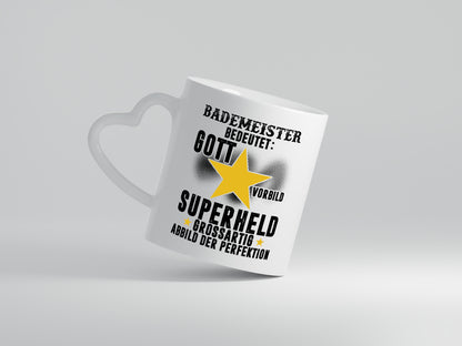 Bedeutung von Bademeister | Rettungsschwimmer - Herzhenkel Tasse - Kaffeetasse / Geschenk / Familie