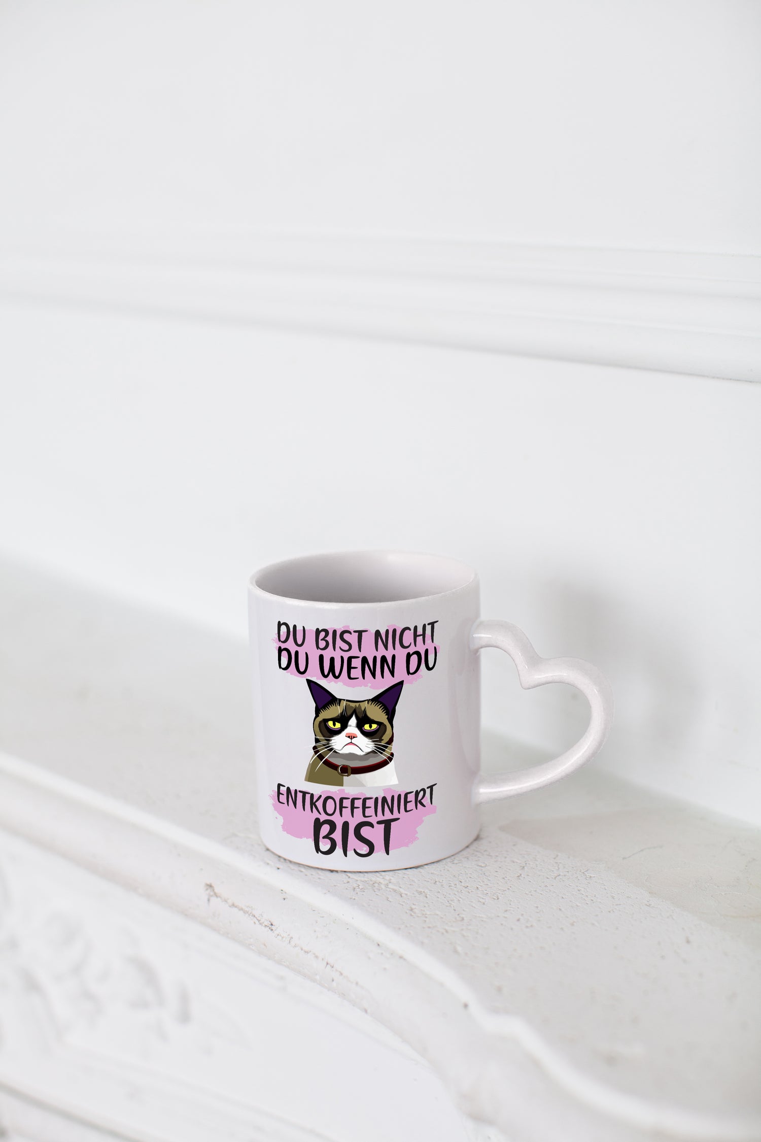 Spruch Tasse | Morgenmuffel | Katze | Entkoffeiniert - Herzhenkel Tasse - Kaffeetasse / Geschenk / Familie