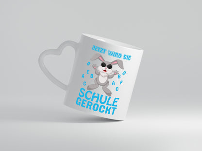 Schule wird gerockt | Schulbeginn Tasse | cooler Hase - Herzhenkel Tasse - Kaffeetasse / Geschenk / Familie